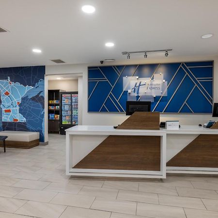 Holiday Inn Express Rochester South - Mayo Area By Ihg Exterior photo